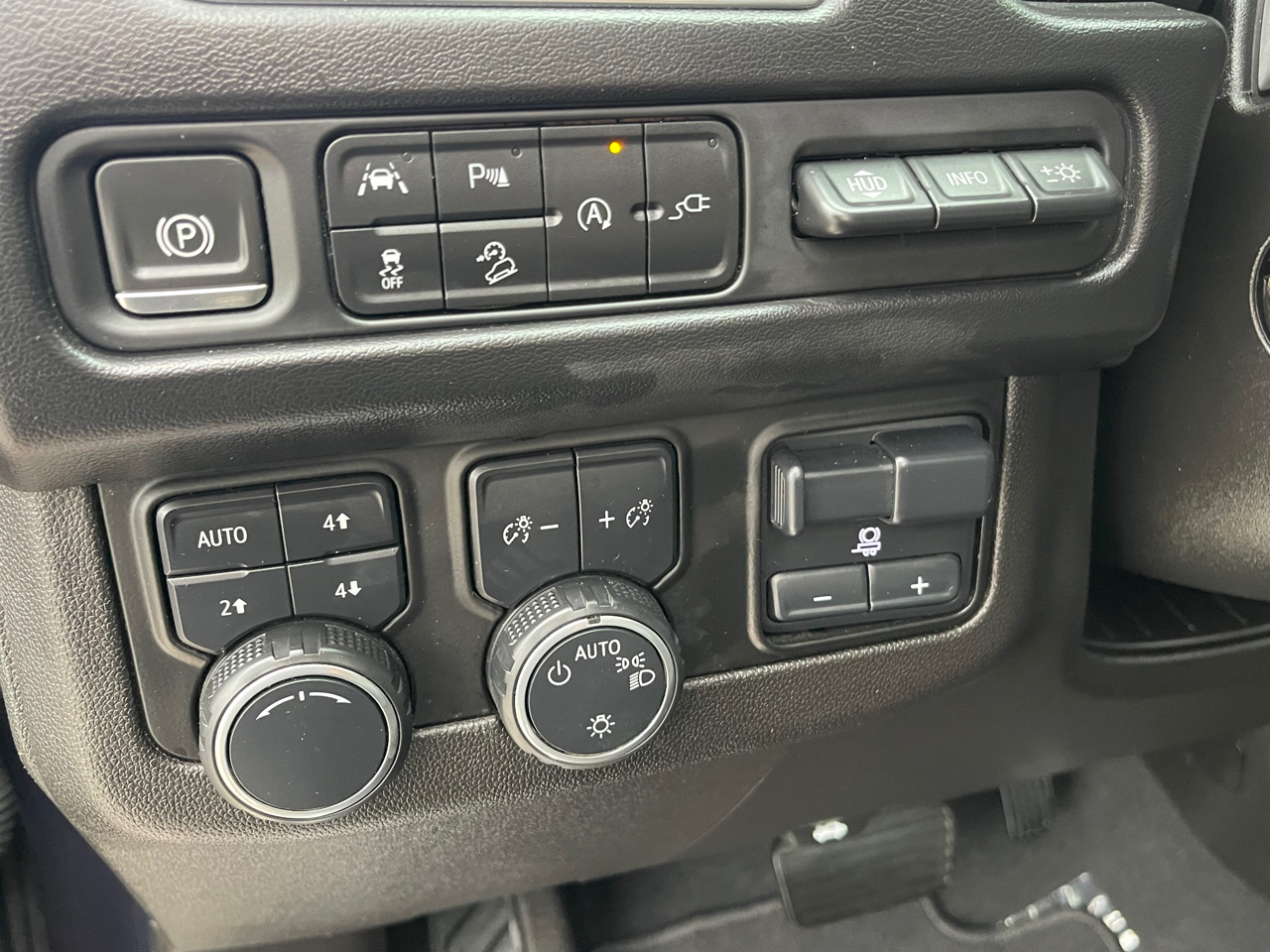 Chevrolet Tahoe 4WD 4dr Premier 2021 Chevrolet Tahoe 4WD 4dr Premier 2021