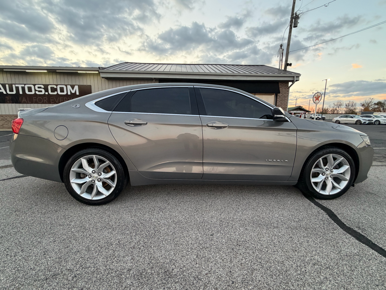 Chevrolet Impala 4dr Sdn LT w/1LT 2017 Chevrolet Impala 4dr Sdn LT w/1LT 2017