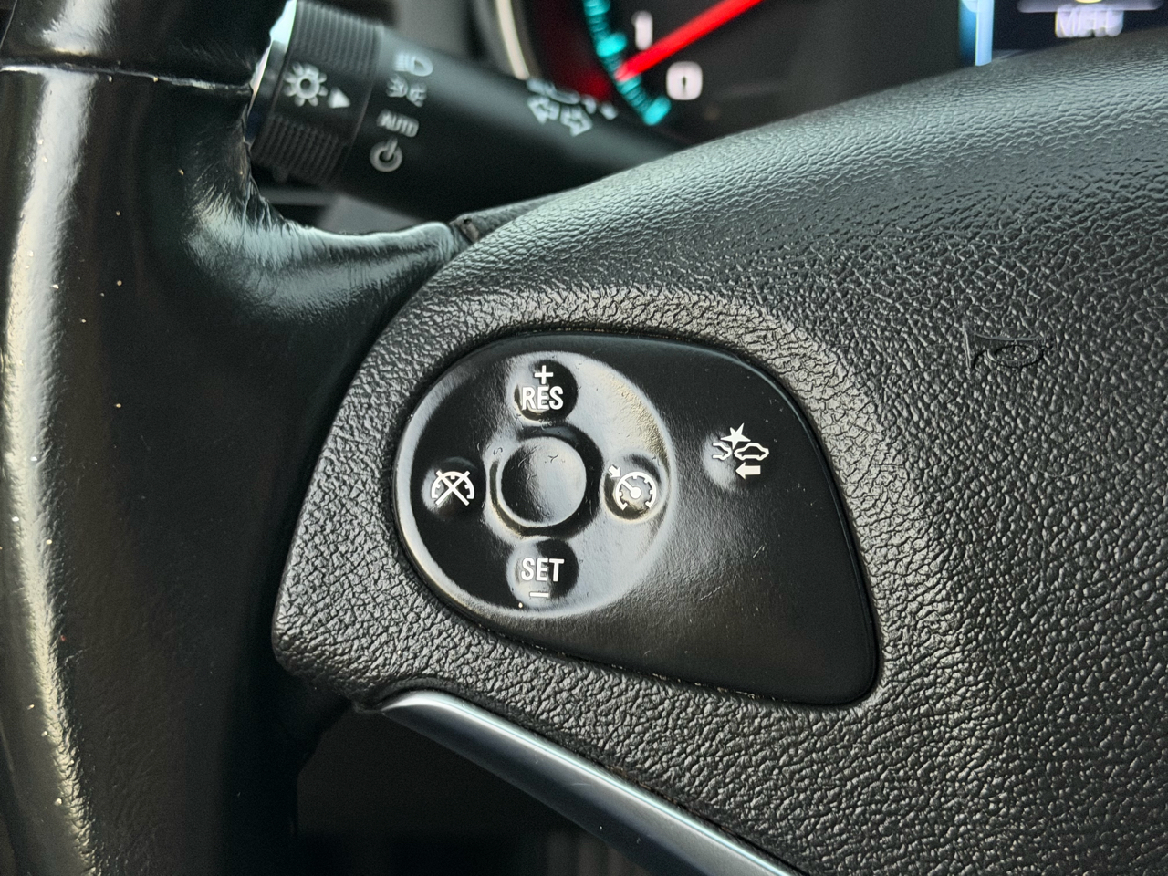 Chevrolet Impala 4dr Sdn LT w/1LT 2017 Chevrolet Impala 4dr Sdn LT w/1LT 2017