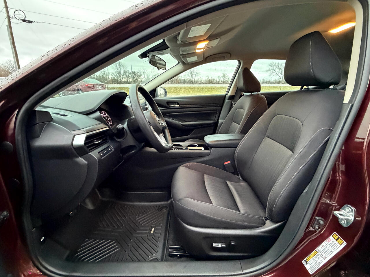 Nissan Altima 2.5 SV Sedan 2024