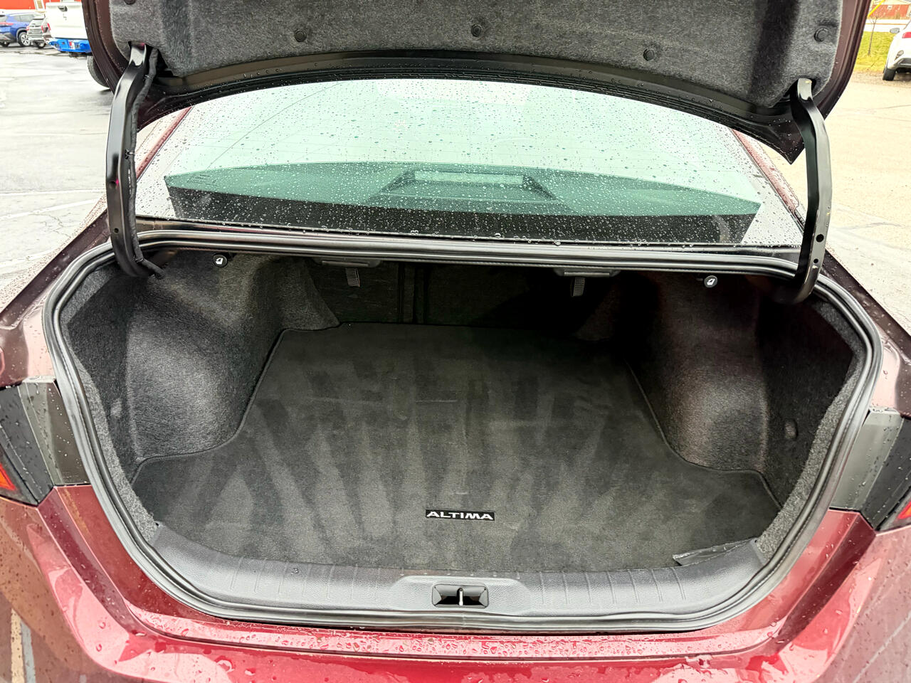 Nissan Altima 2.5 SV Sedan 2024