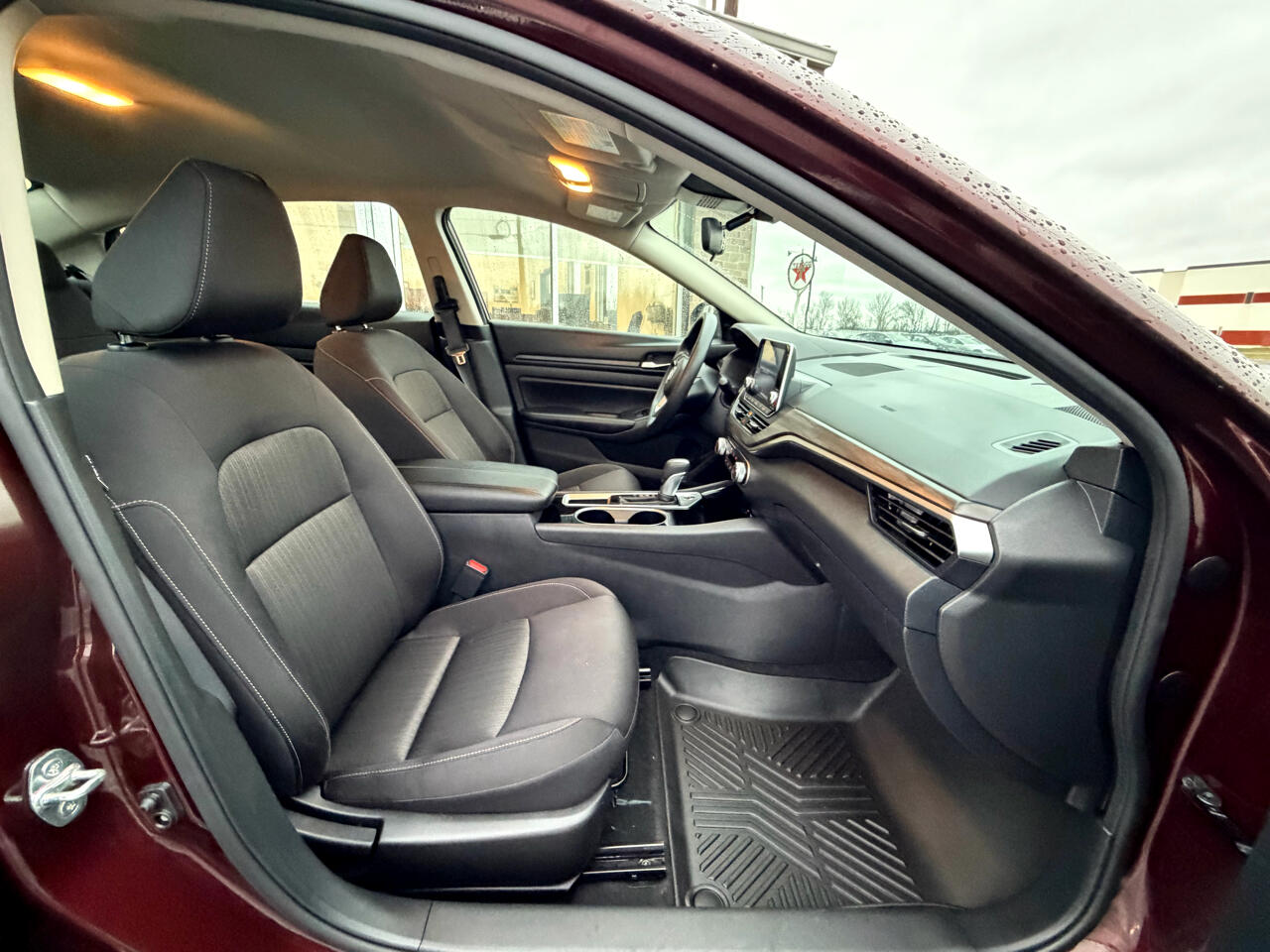 Nissan Altima 2.5 SV Sedan 2024