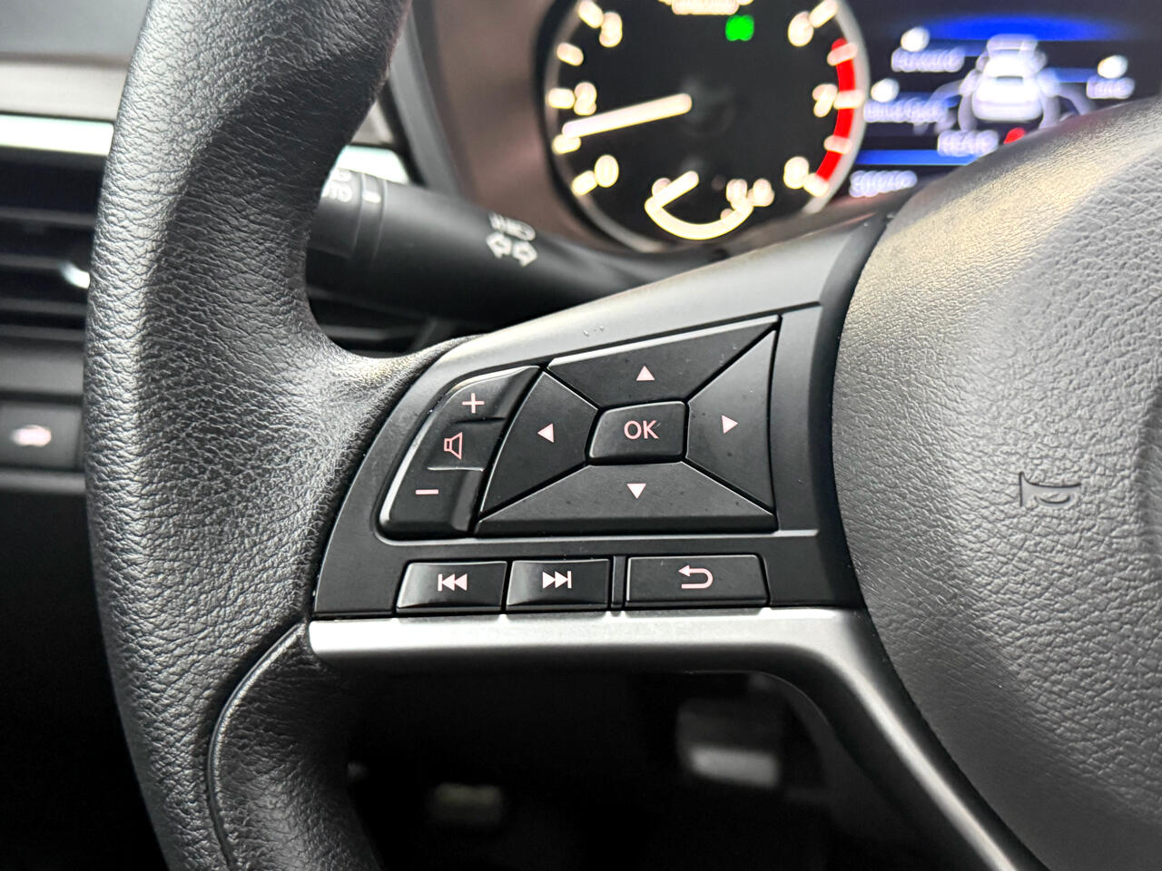 Nissan Altima 2.5 SV Sedan 2024