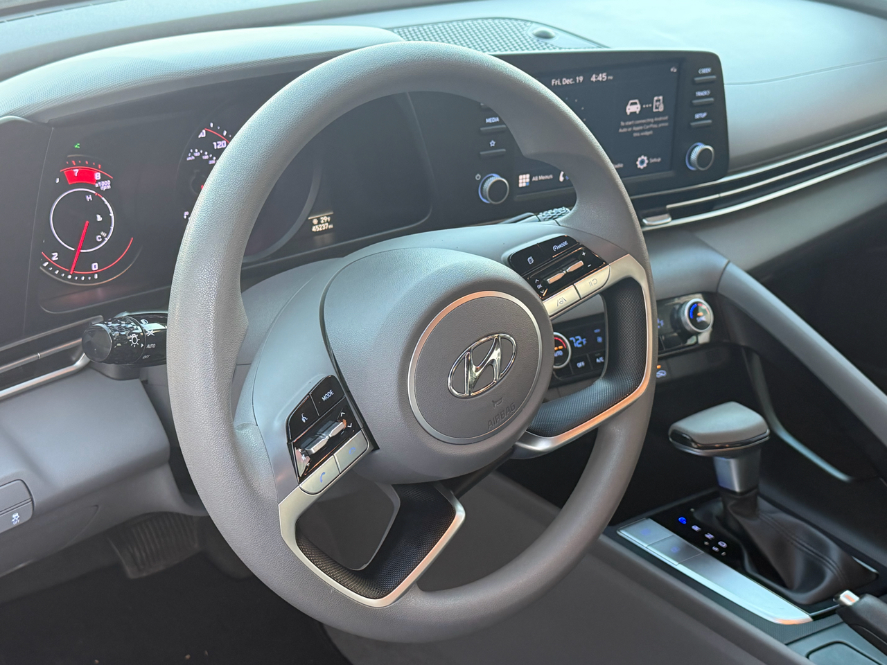 Hyundai Elantra SEL IVT 2023