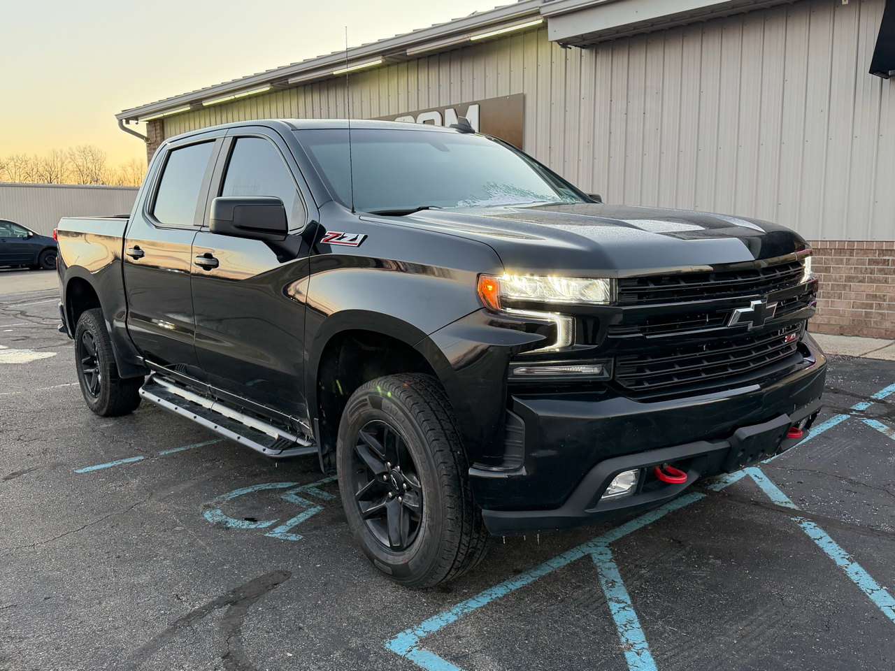 Chevrolet Silverado 1500 4WD Crew Cab 147" LT Trail Boss 2020