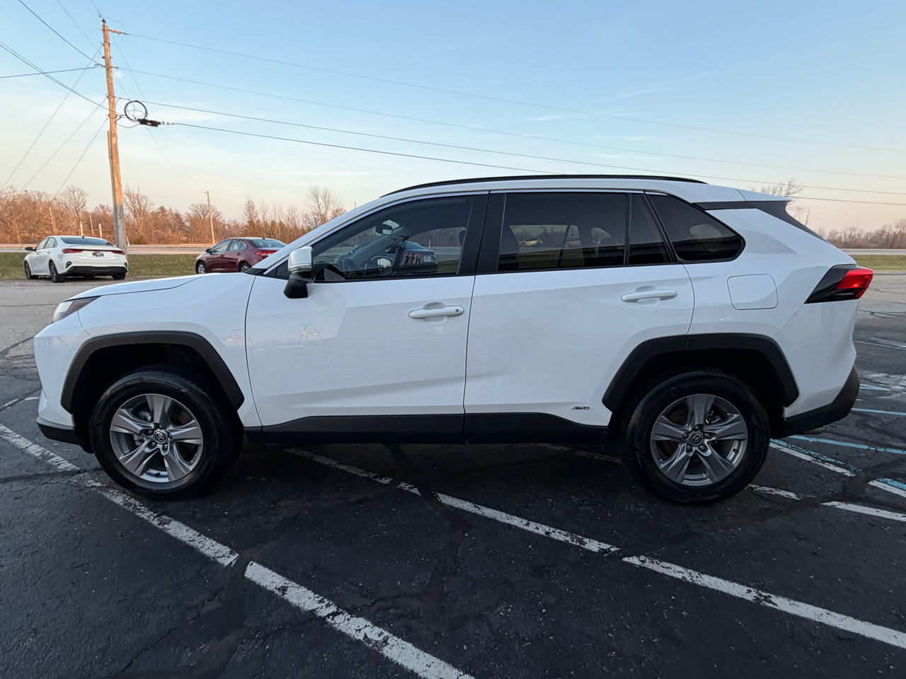 Toyota RAV4 Hybrid XLE AWD (Natl) 2022