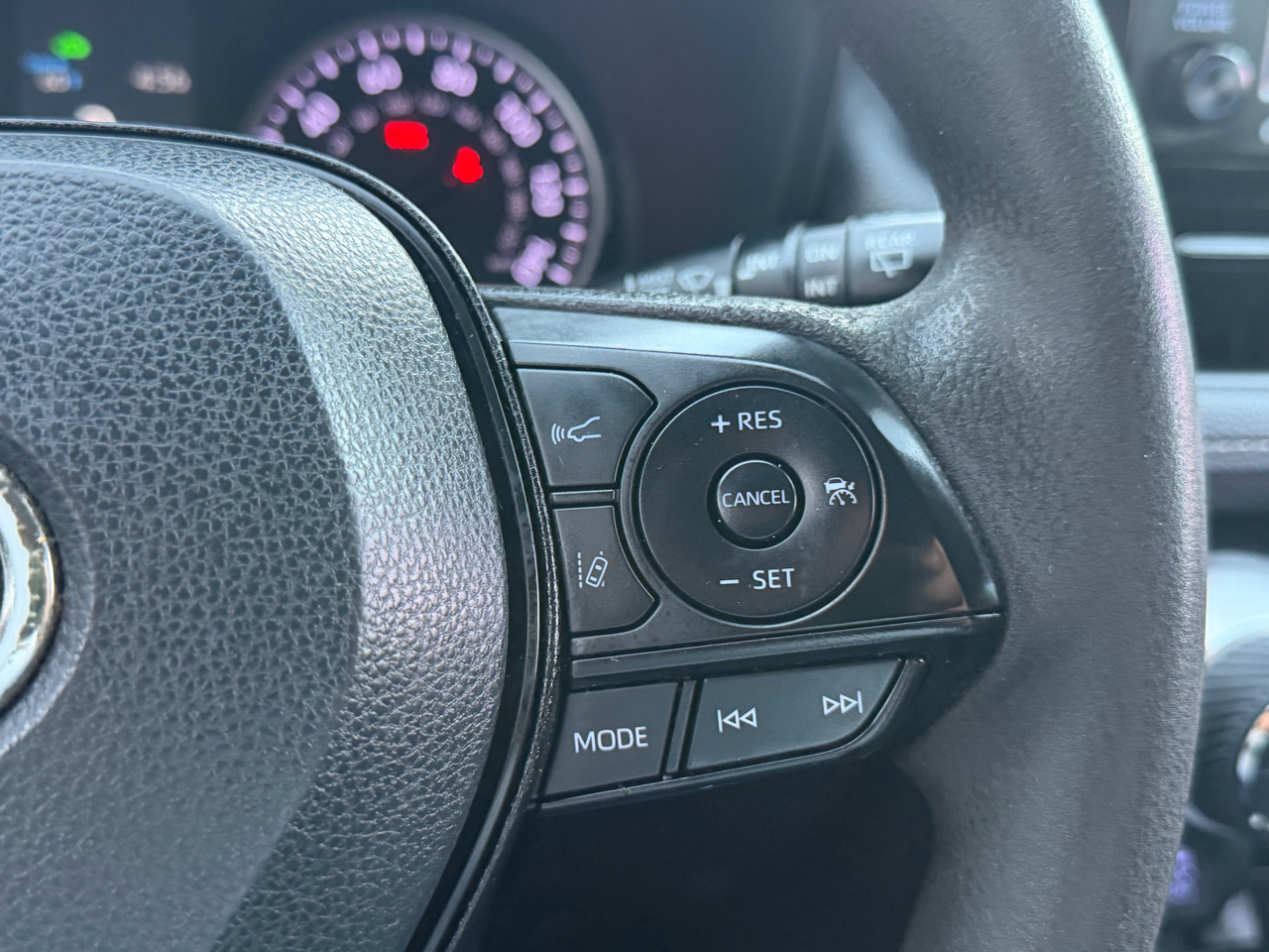 Toyota RAV4 Hybrid XLE AWD (Natl) 2022