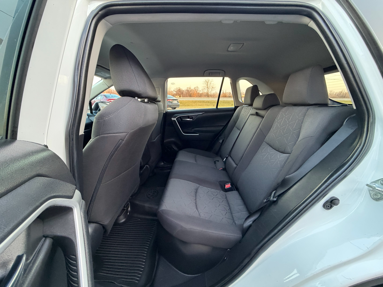 Toyota RAV4 Hybrid XLE AWD (Natl) 2022