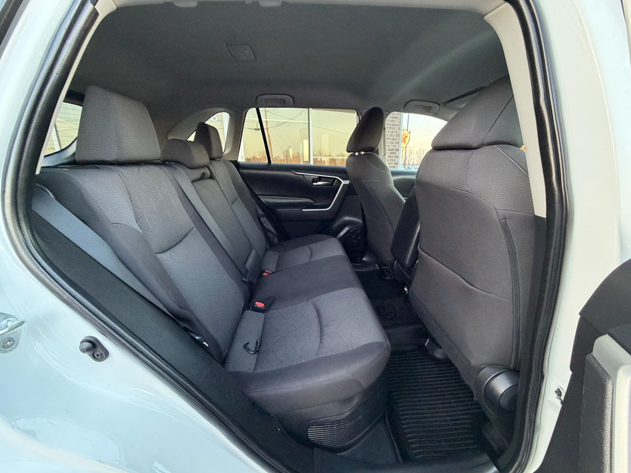 Toyota RAV4 Hybrid XLE AWD (Natl) 2022