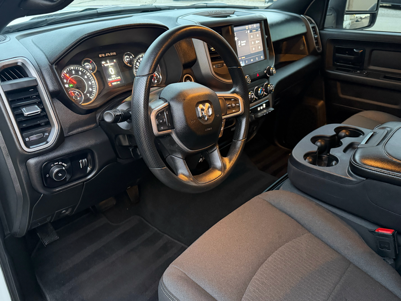 RAM 2500 Tradesman 4x4 Crew Cab 6'4" Box 2024