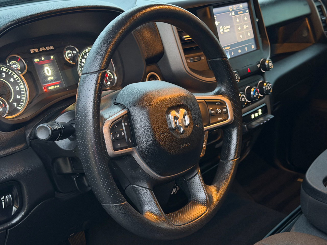 RAM 2500 Tradesman 4x4 Crew Cab 6'4" Box 2024