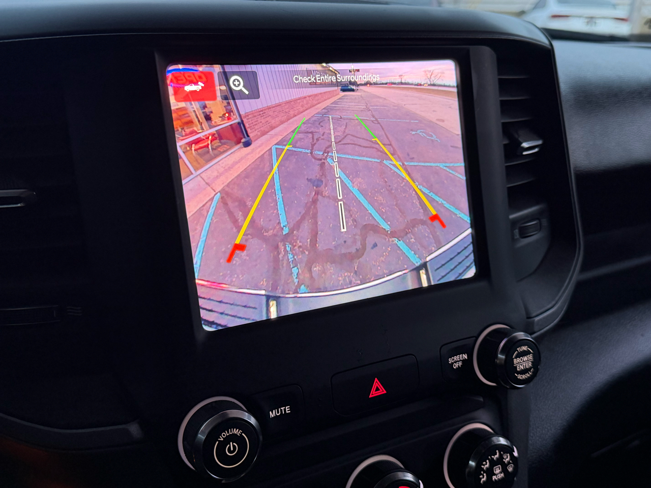 RAM 2500 Tradesman 4x4 Crew Cab 6'4" Box 2024