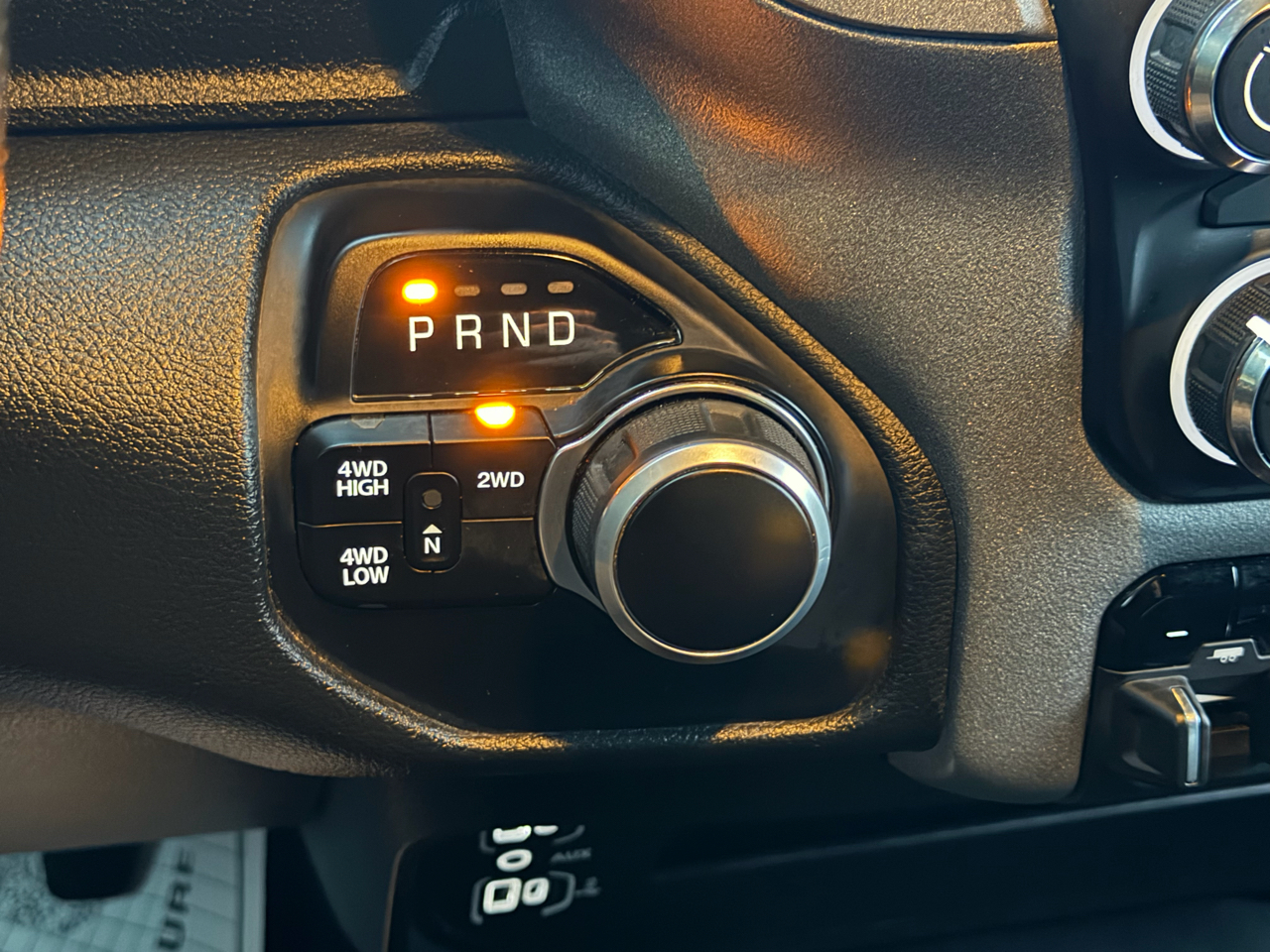 RAM 2500 Tradesman 4x4 Crew Cab 6'4" Box 2024