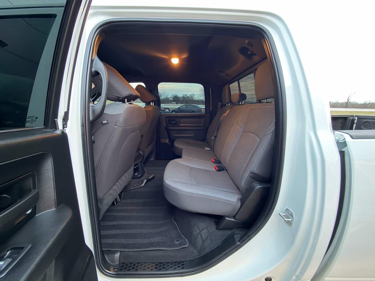 RAM 2500 Tradesman 4x4 Crew Cab 6'4" Box 2024