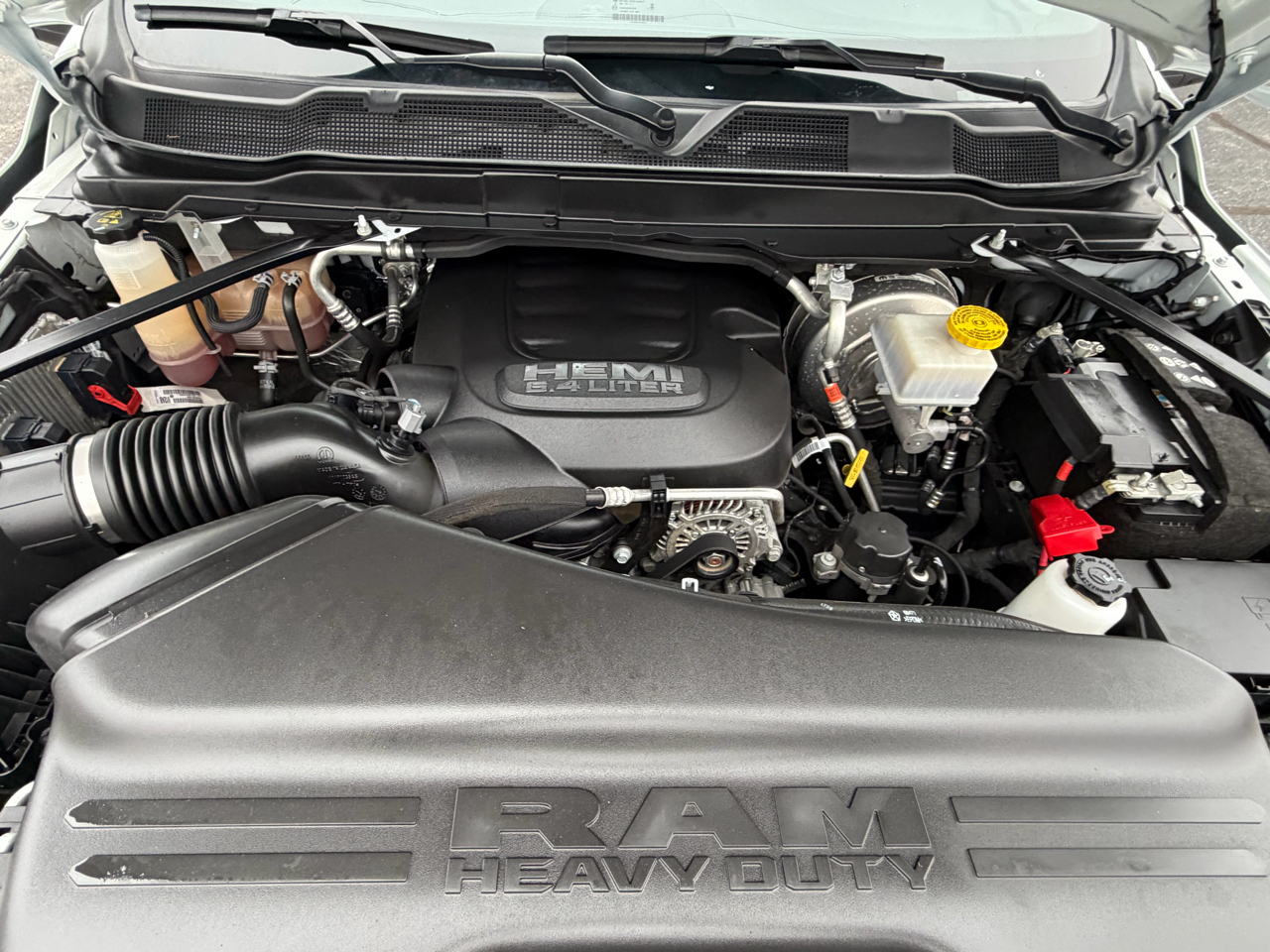 RAM 2500 Tradesman 4x4 Crew Cab 6'4" Box 2024