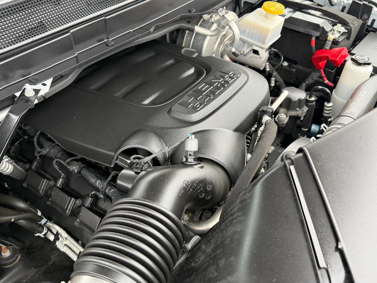 RAM 2500 Tradesman 4x4 Crew Cab 6'4" Box 2024