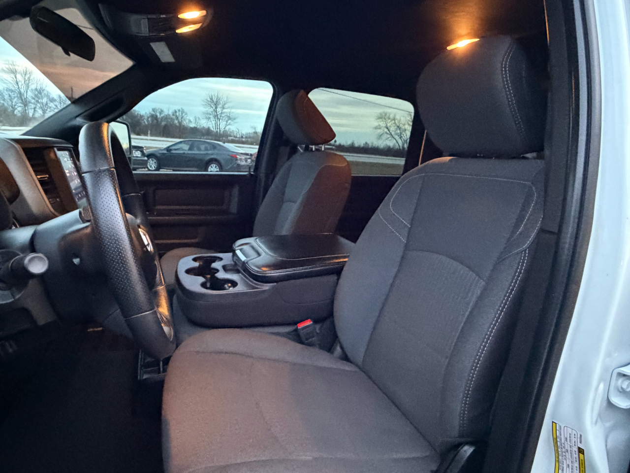 RAM 2500 Tradesman 4x4 Crew Cab 6'4" Box 2024