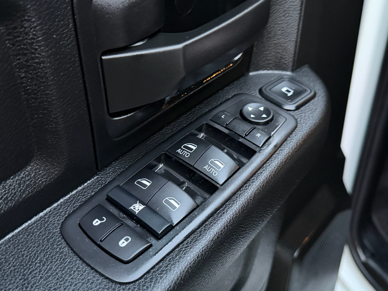 RAM 2500 Tradesman 4x4 Crew Cab 6'4" Box 2024