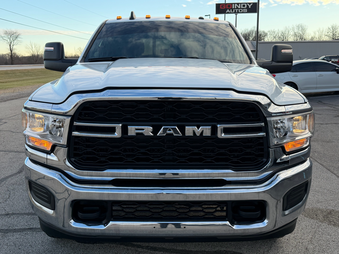 RAM 2500 Tradesman 4x4 Crew Cab 6'4" Box 2024