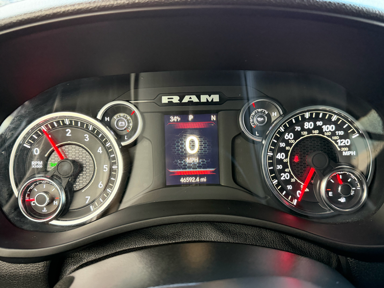 RAM 2500 Tradesman 4x4 Crew Cab 6'4" Box 2024