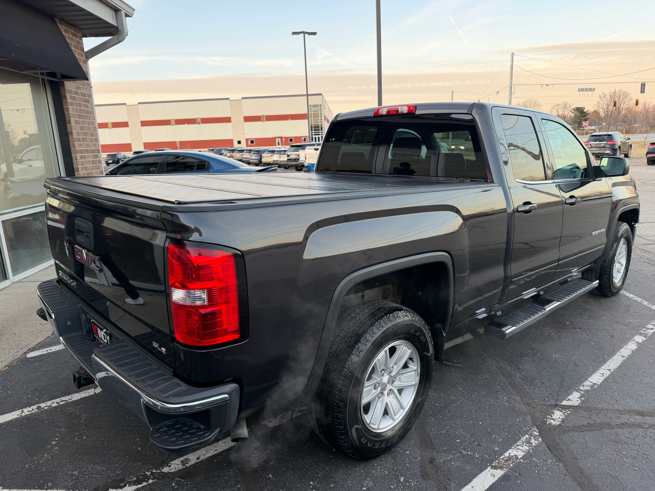 GMC Sierra 1500 4WD Double Cab 143.5" SLE 2015