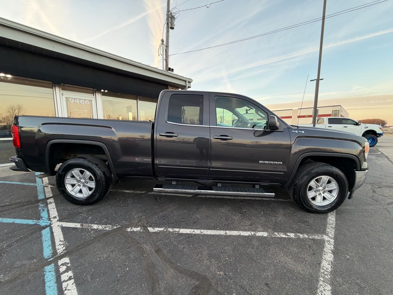 GMC Sierra 1500 4WD Double Cab 143.5" SLE 2015