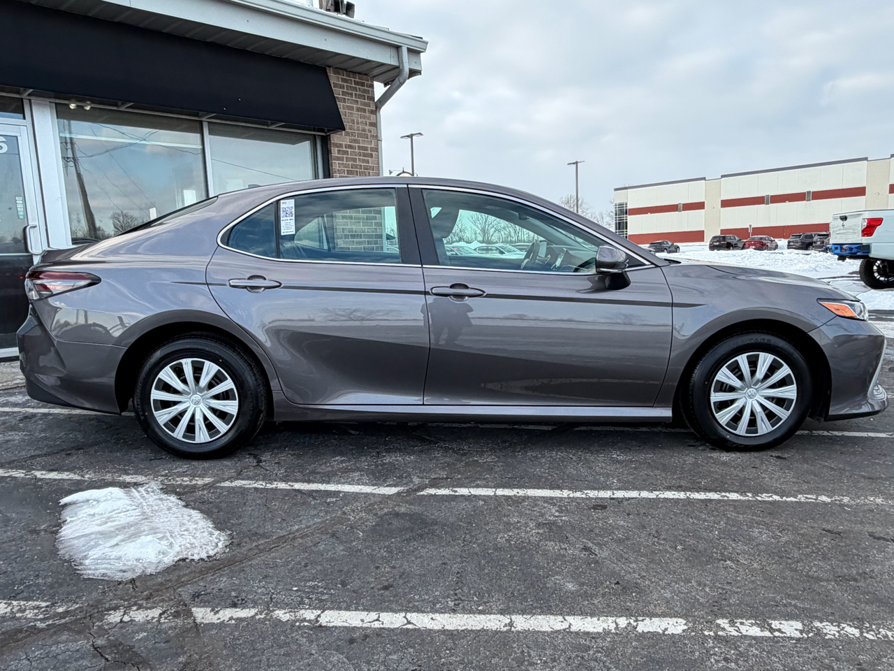 Toyota Camry Hybrid LE CVT (Natl) 2023