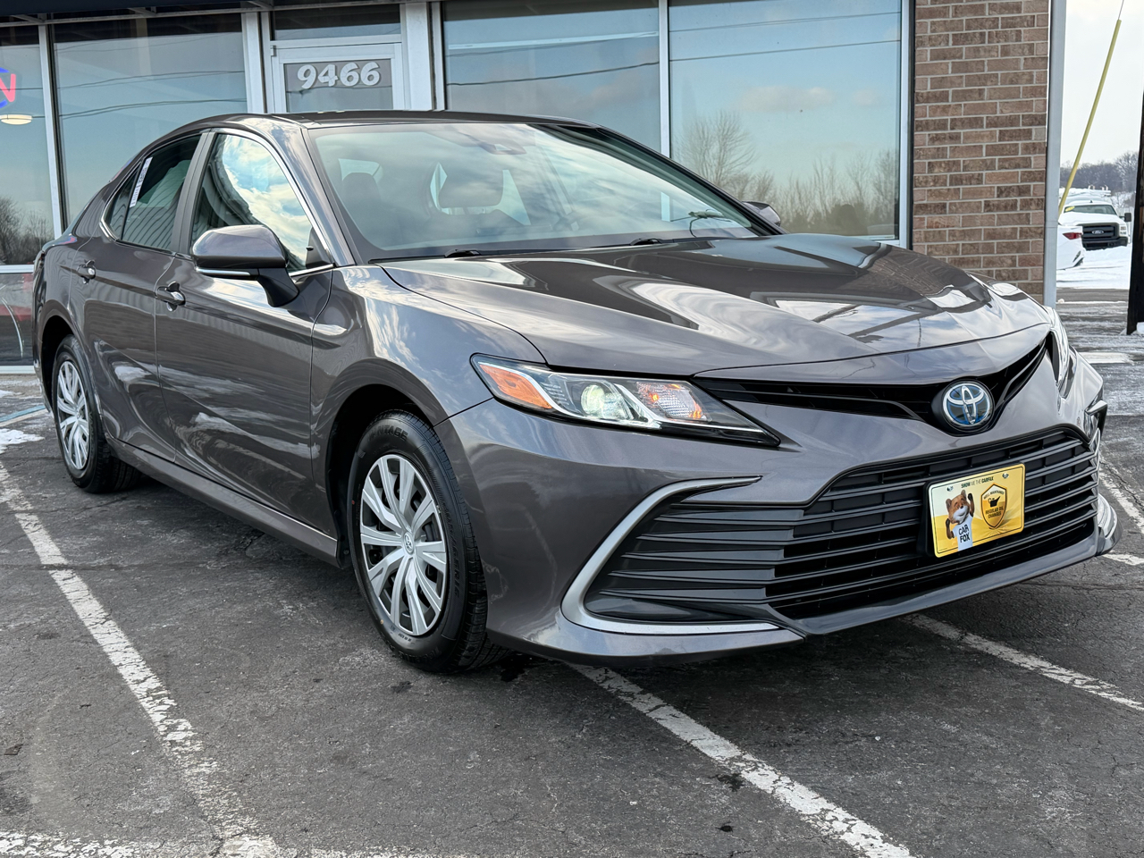 Toyota Camry Hybrid LE CVT (Natl) 2023