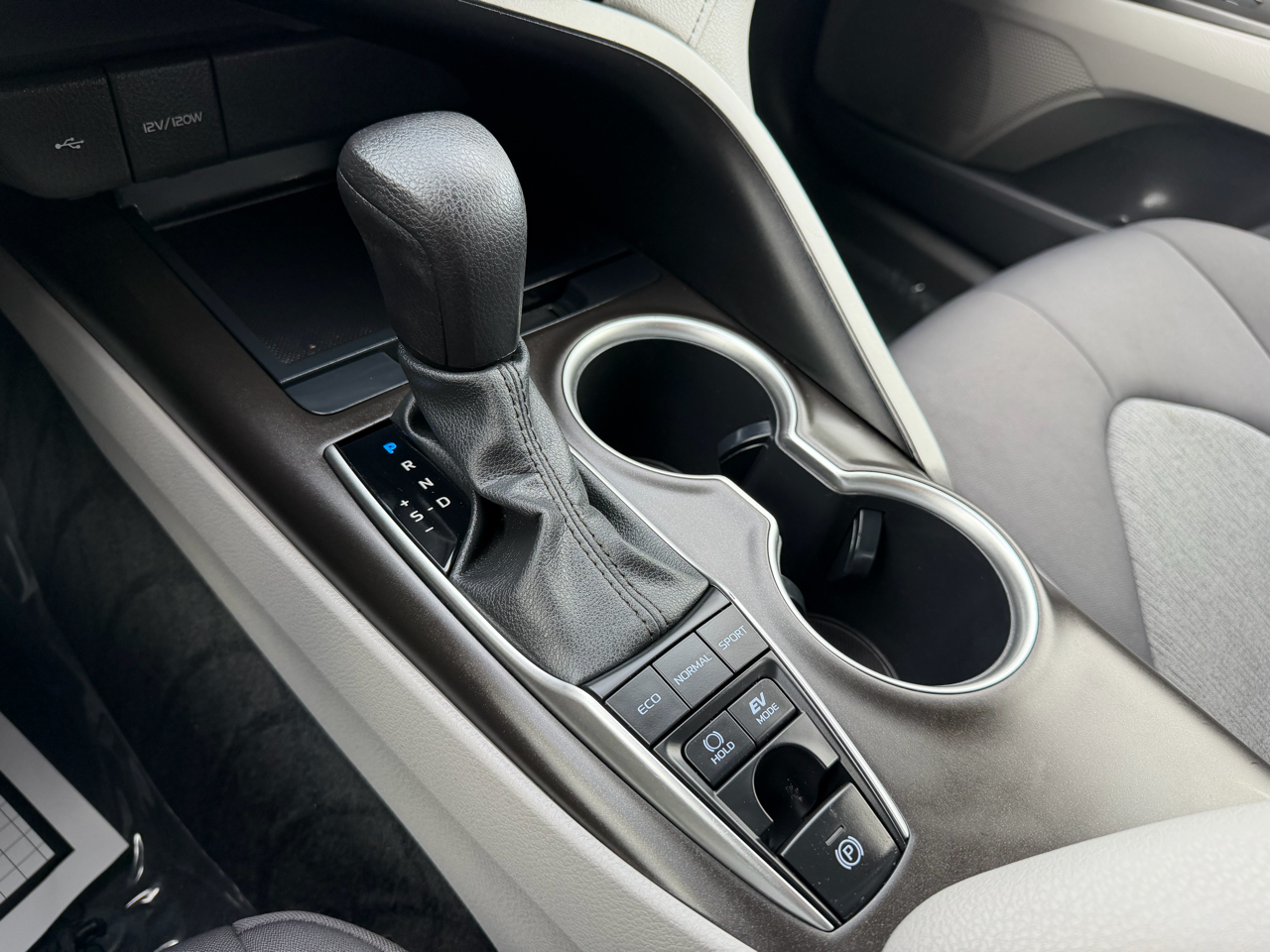 Toyota Camry Hybrid LE CVT (Natl) 2023