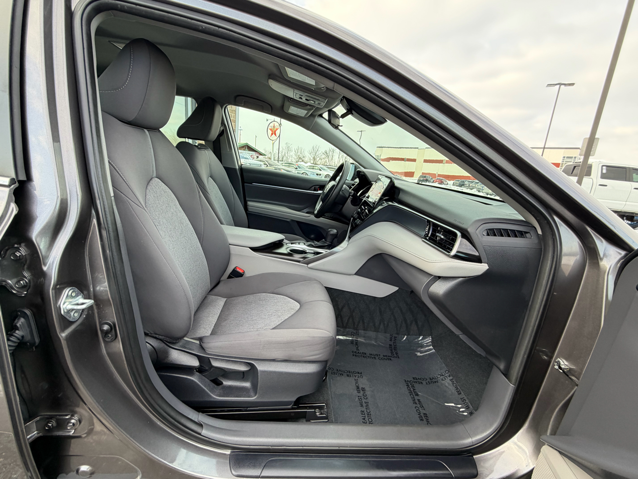 Toyota Camry Hybrid LE CVT (Natl) 2023