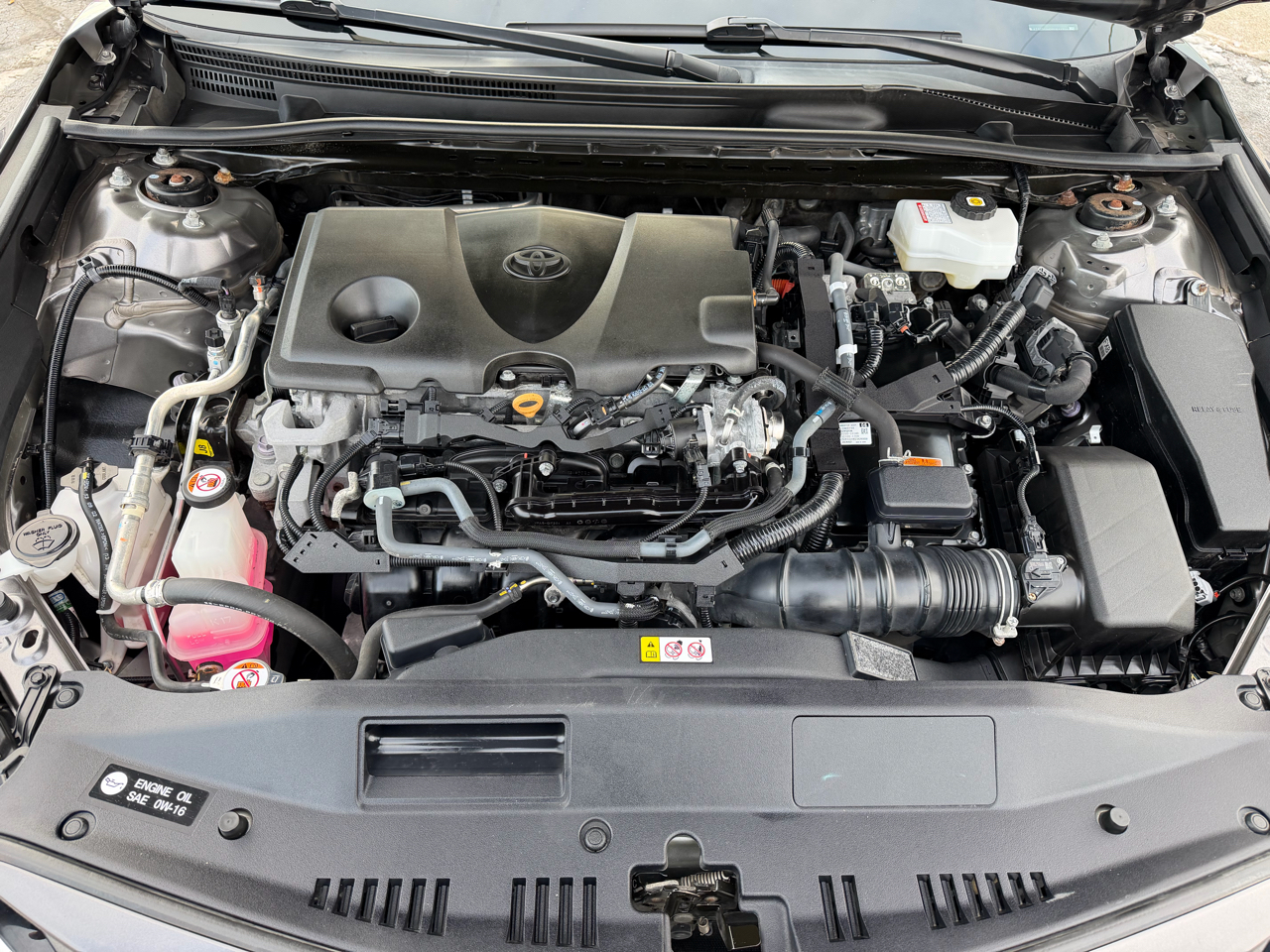 Toyota Camry Hybrid LE CVT (Natl) 2023