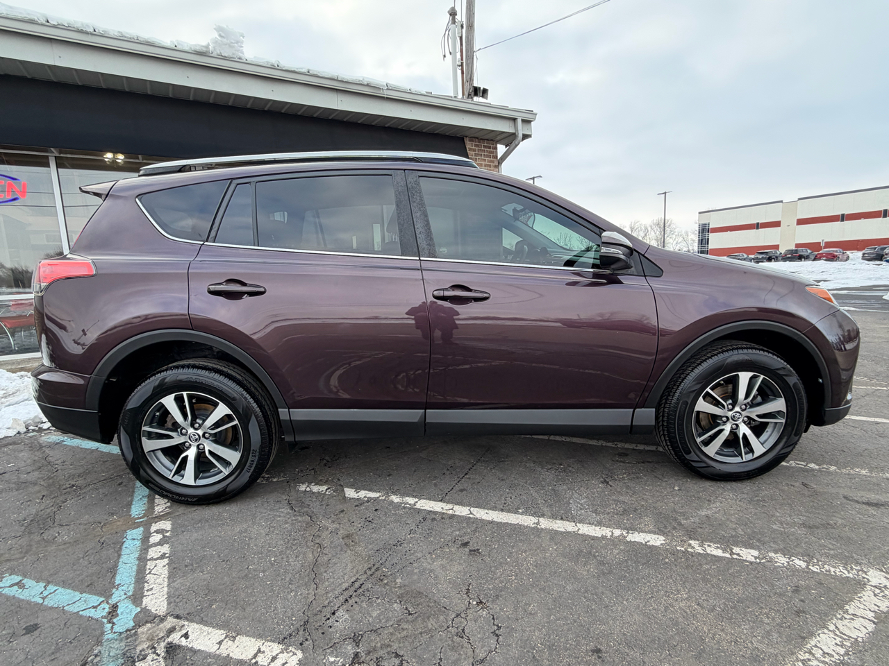 Toyota RAV4 XLE AWD 2018