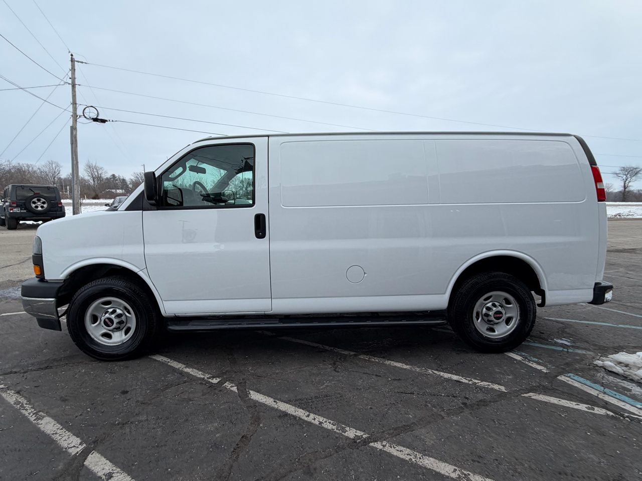 GMC Savana Cargo Van RWD 2500 135" 2020
