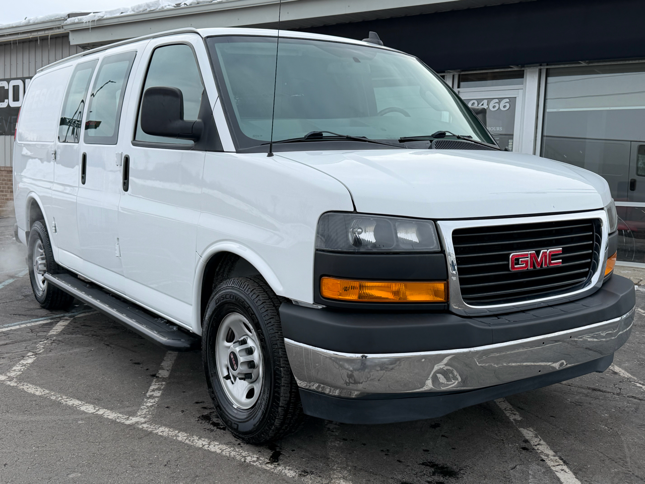 GMC Savana Cargo Van RWD 2500 135" 2020