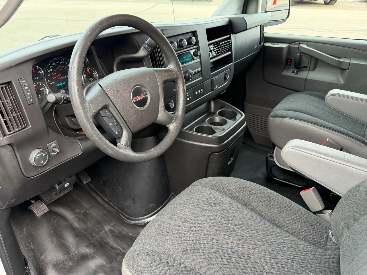 GMC Savana Cargo Van RWD 2500 135" 2020