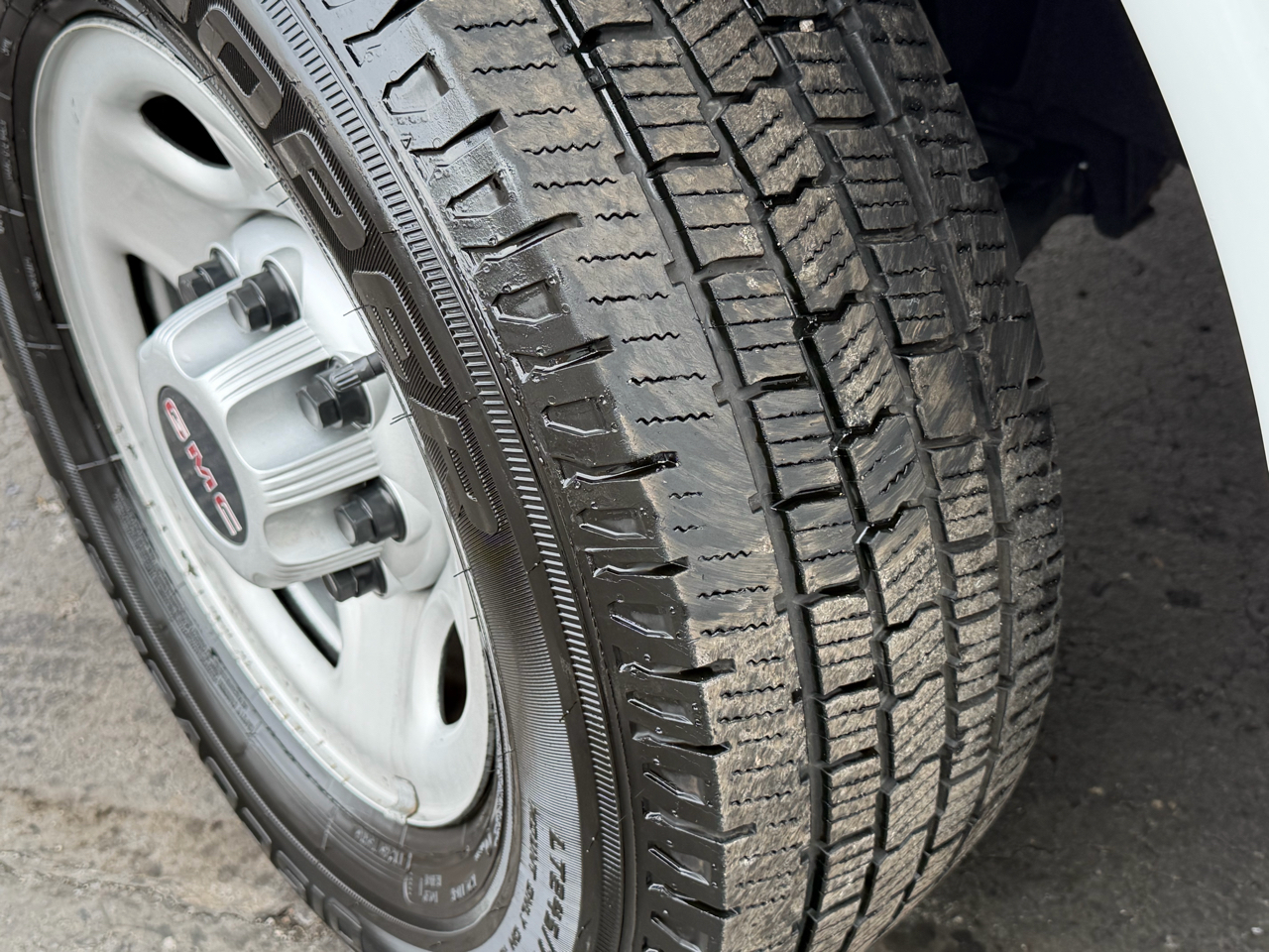 GMC Savana Cargo Van RWD 2500 135" 2020