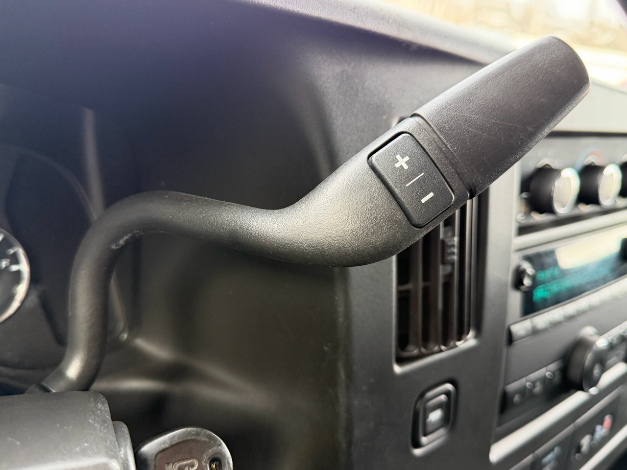 GMC Savana Cargo Van RWD 2500 135" 2020