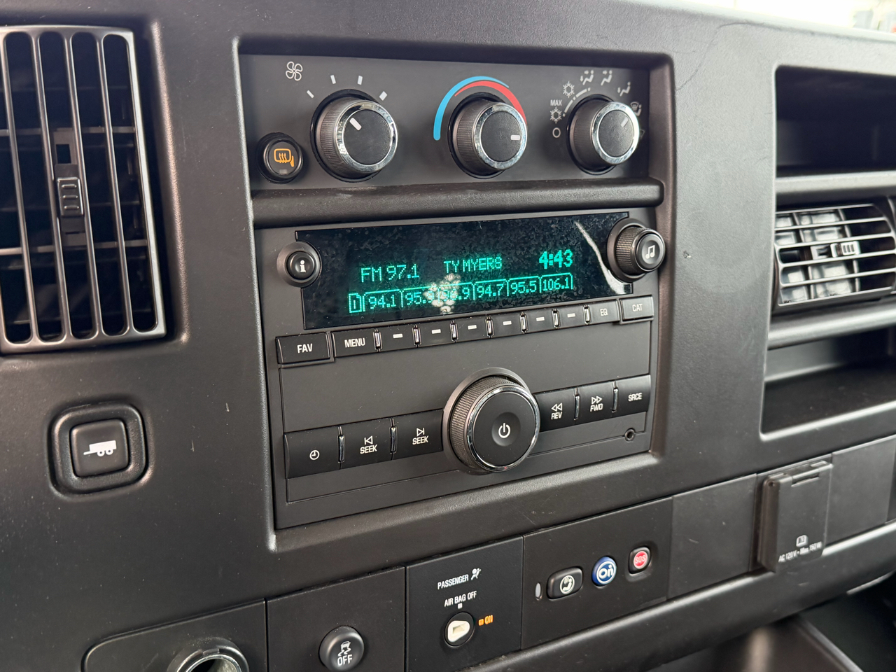 GMC Savana Cargo Van RWD 2500 135" 2020