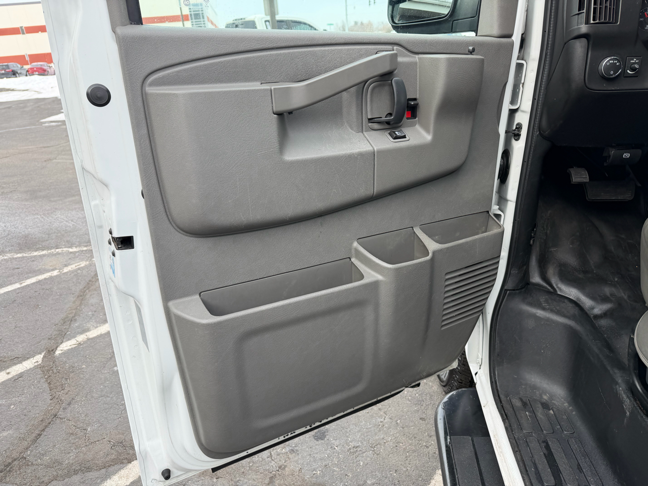 GMC Savana Cargo Van RWD 2500 135" 2020