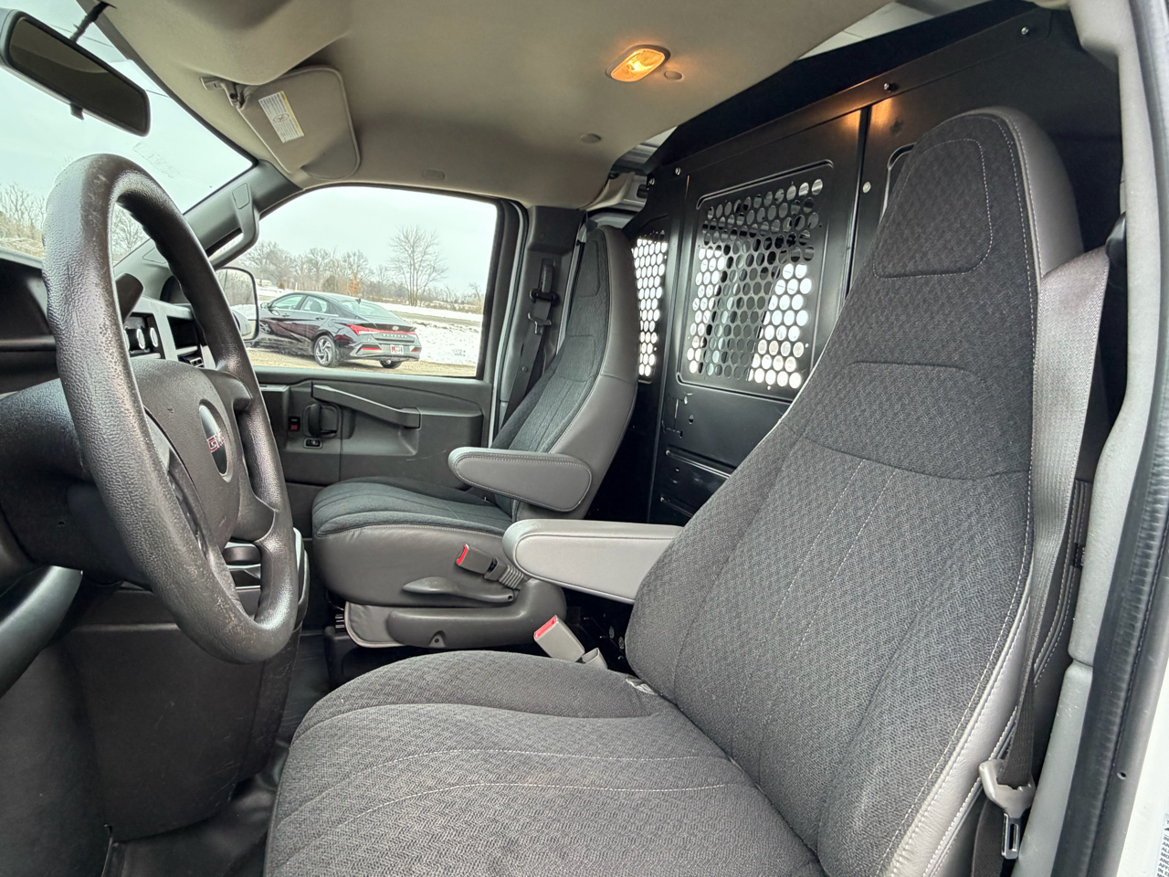 GMC Savana Cargo Van RWD 2500 135" 2020