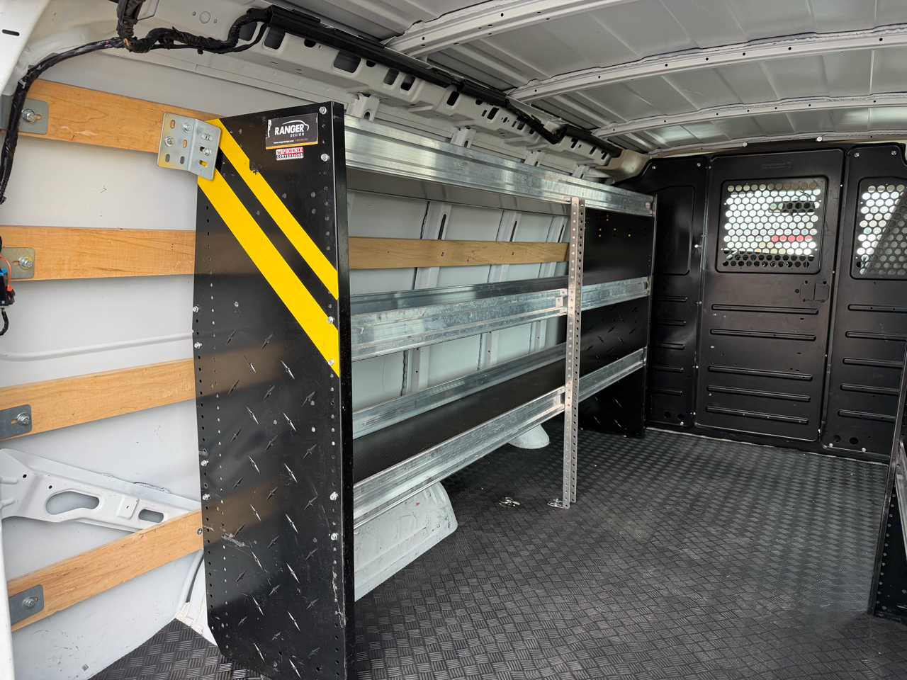 GMC Savana Cargo Van RWD 2500 135" 2020