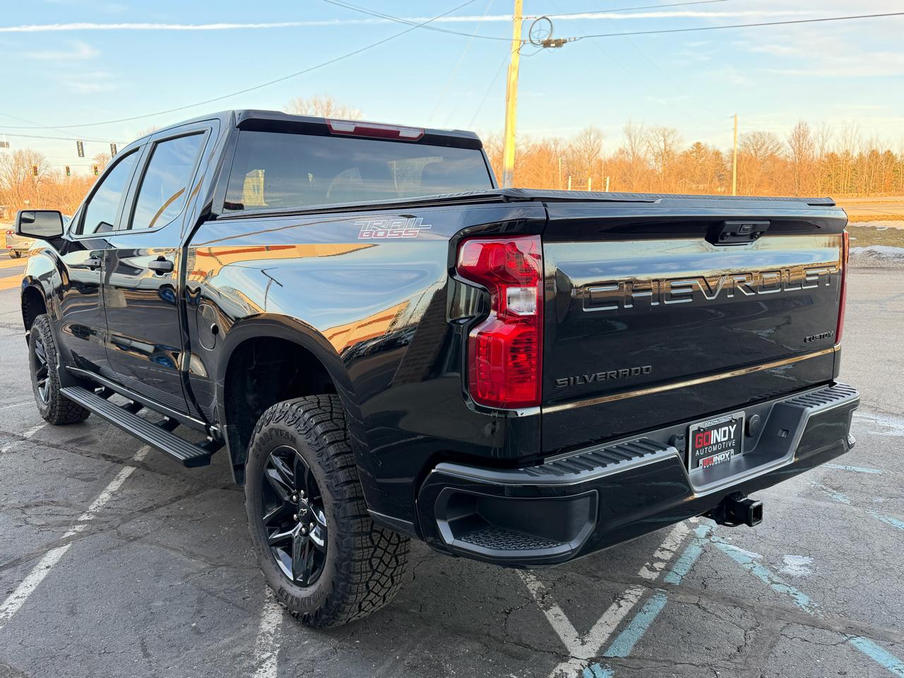 Chevrolet Silverado 1500 4WD Crew Cab 147" Custom Trail Boss 2024