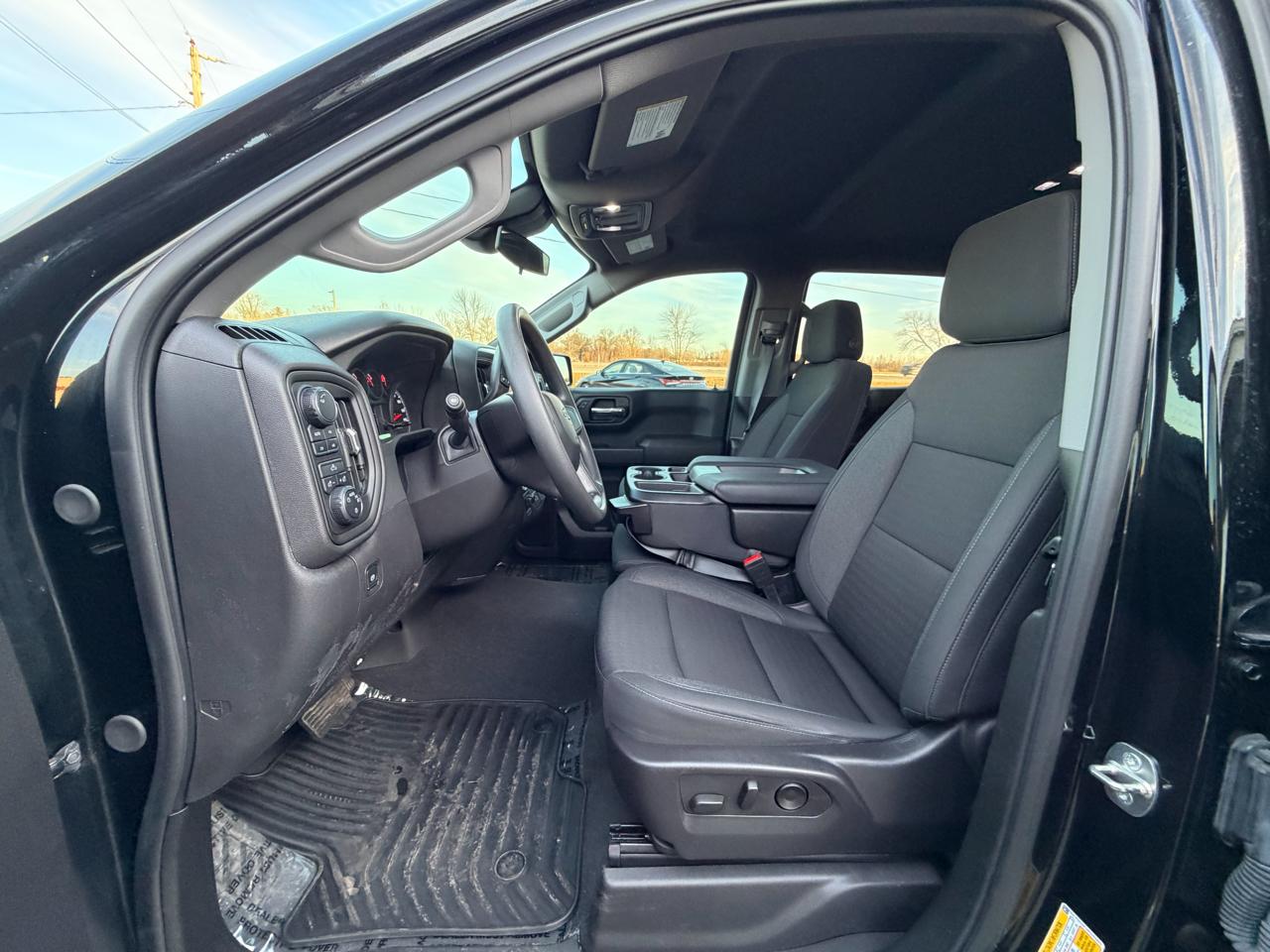 Chevrolet Silverado 1500 4WD Crew Cab 147" Custom Trail Boss 2024