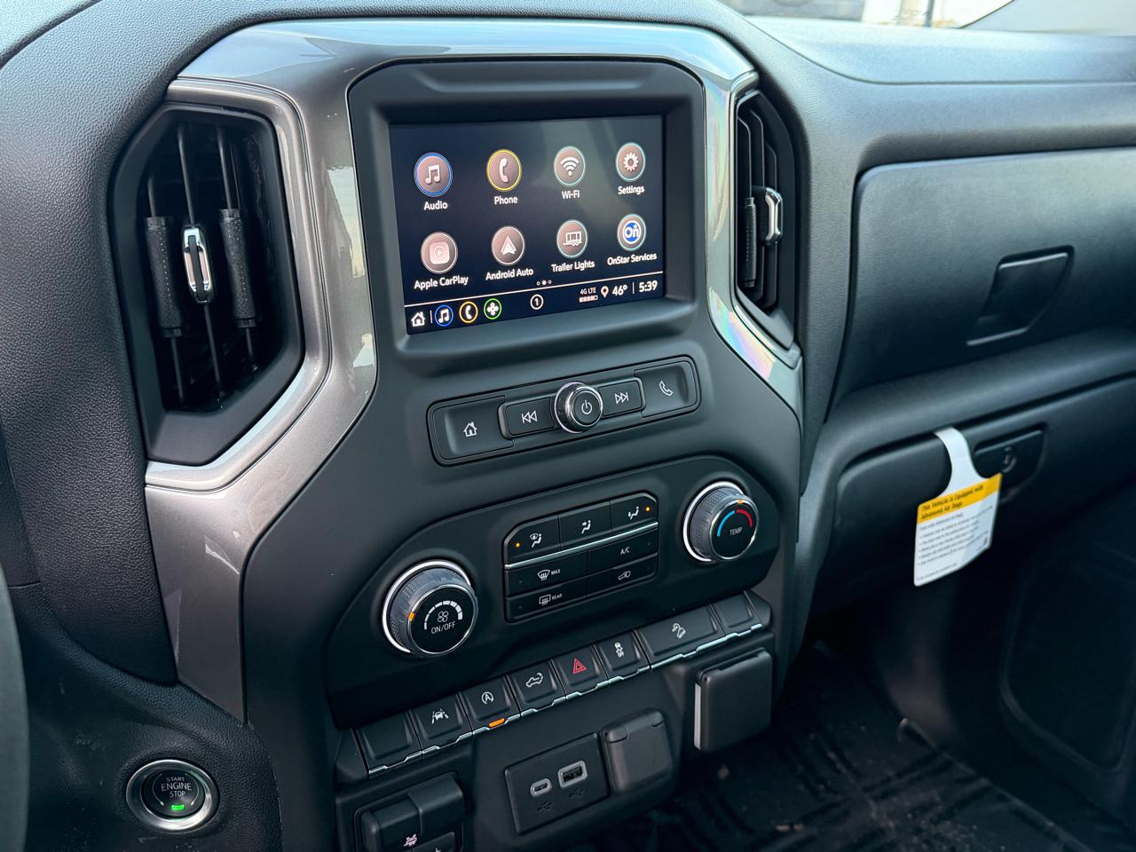 Chevrolet Silverado 1500 4WD Crew Cab 147" Custom Trail Boss 2024