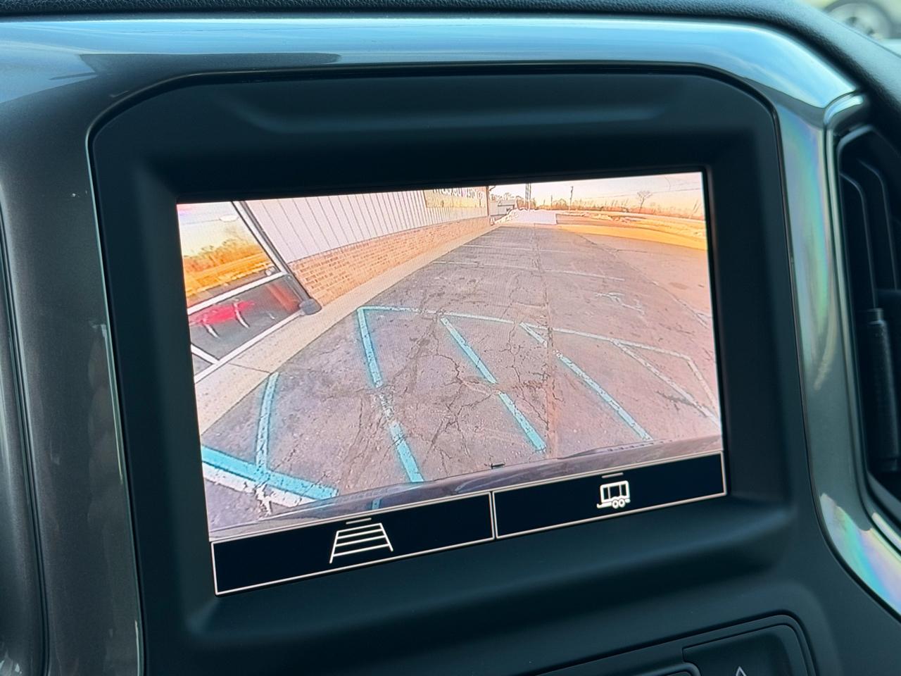 Chevrolet Silverado 1500 4WD Crew Cab 147" Custom Trail Boss 2024