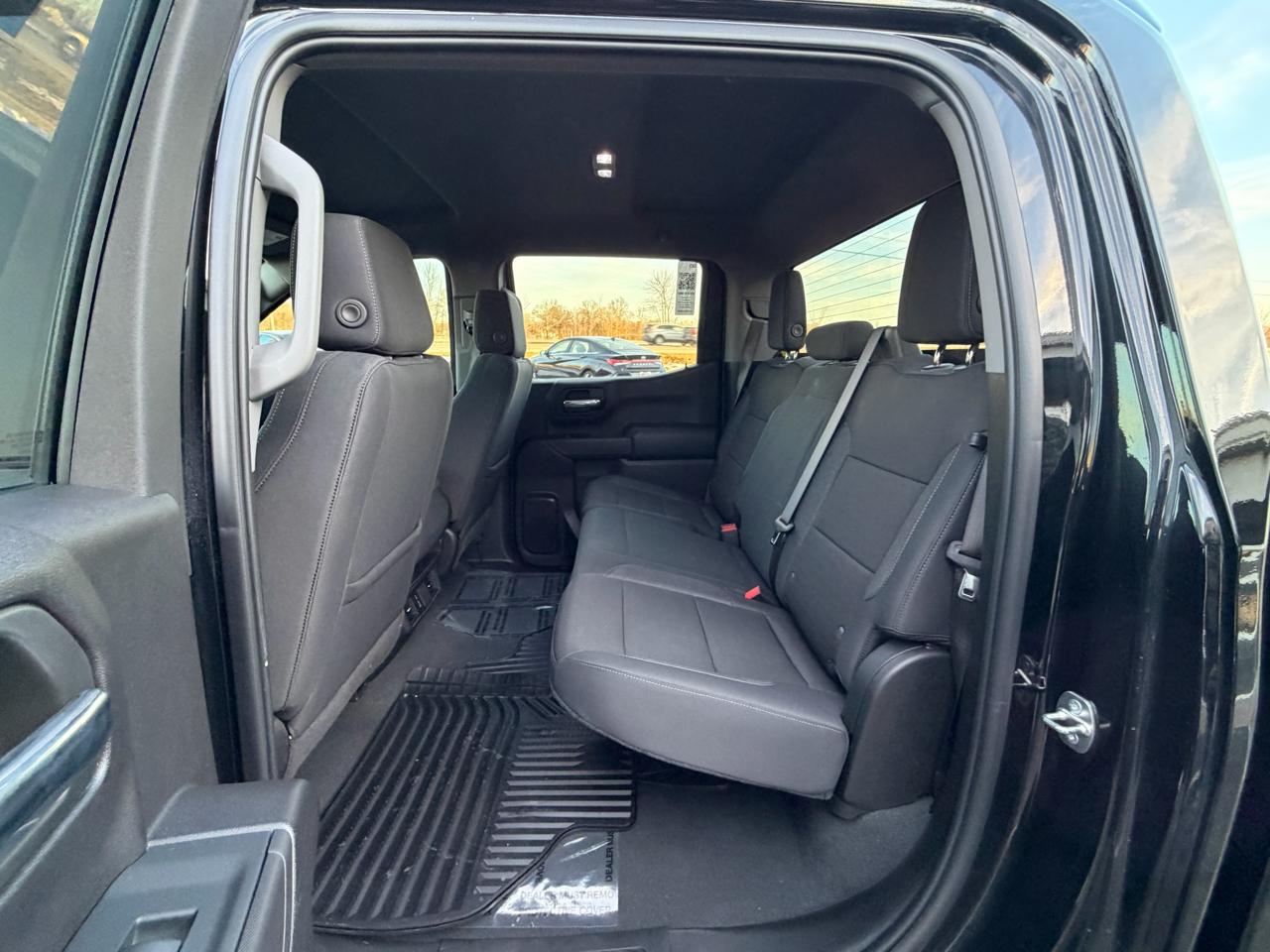 Chevrolet Silverado 1500 4WD Crew Cab 147" Custom Trail Boss 2024