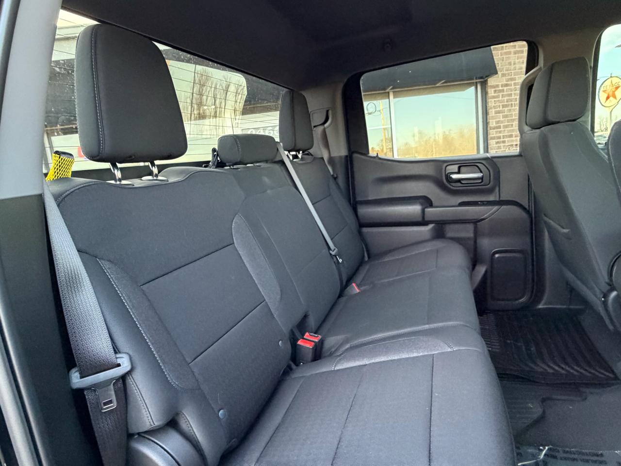 Chevrolet Silverado 1500 4WD Crew Cab 147" Custom Trail Boss 2024