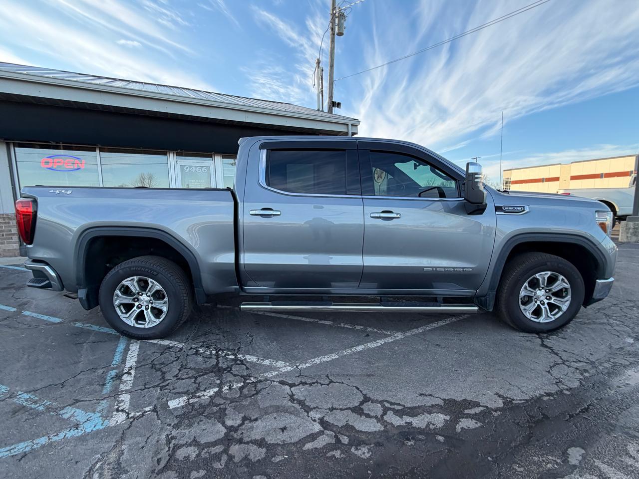 GMC Sierra 1500 4WD Crew Cab 147" SLT 2020