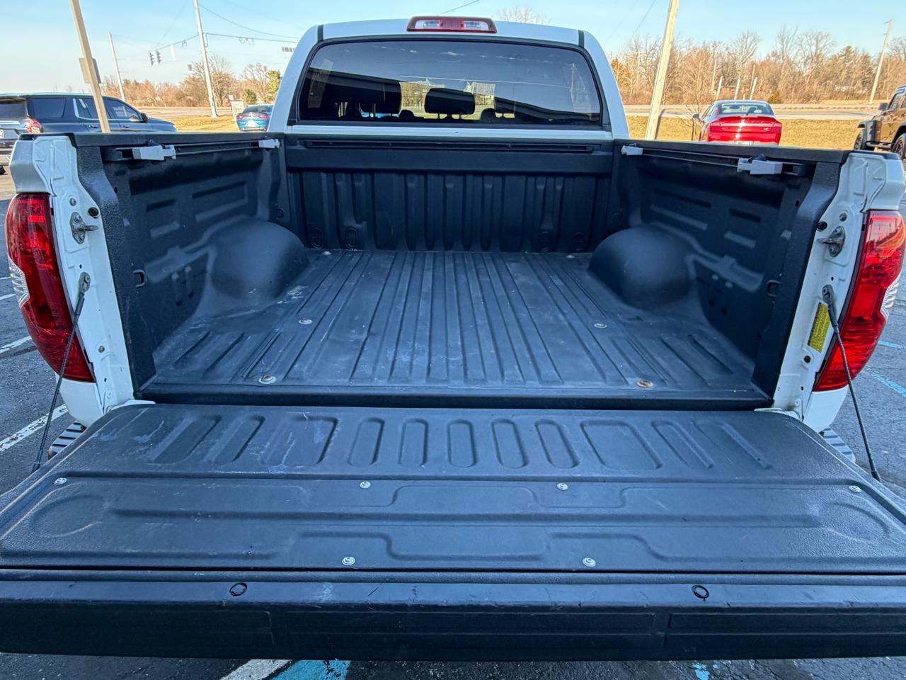 Toyota Tundra 4WD Limited CrewMax 5.5' Bed 5.7L FFV (Natl) 2018