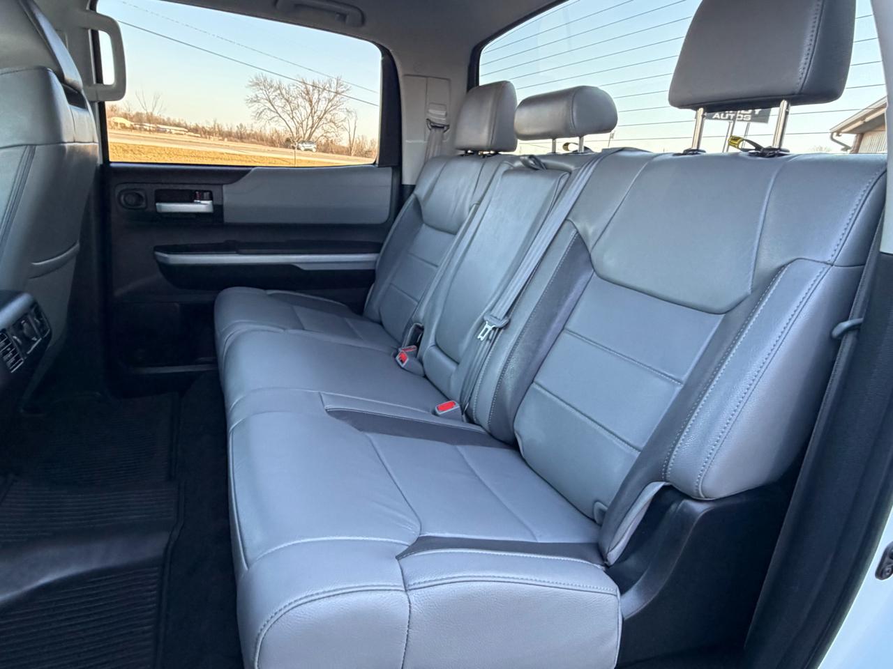 Toyota Tundra 4WD Limited CrewMax 5.5' Bed 5.7L FFV (Natl) 2018